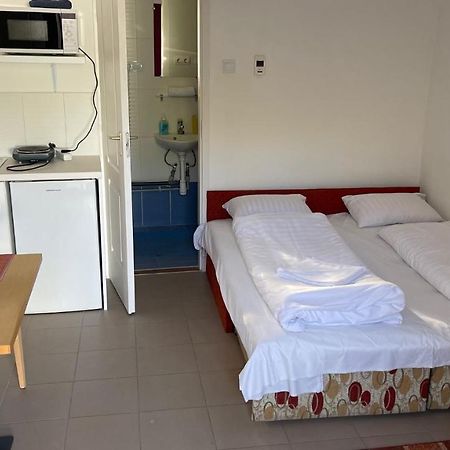 Szin-Haz Apartman (Adults Only) Apartment Gyula Luaran gambar